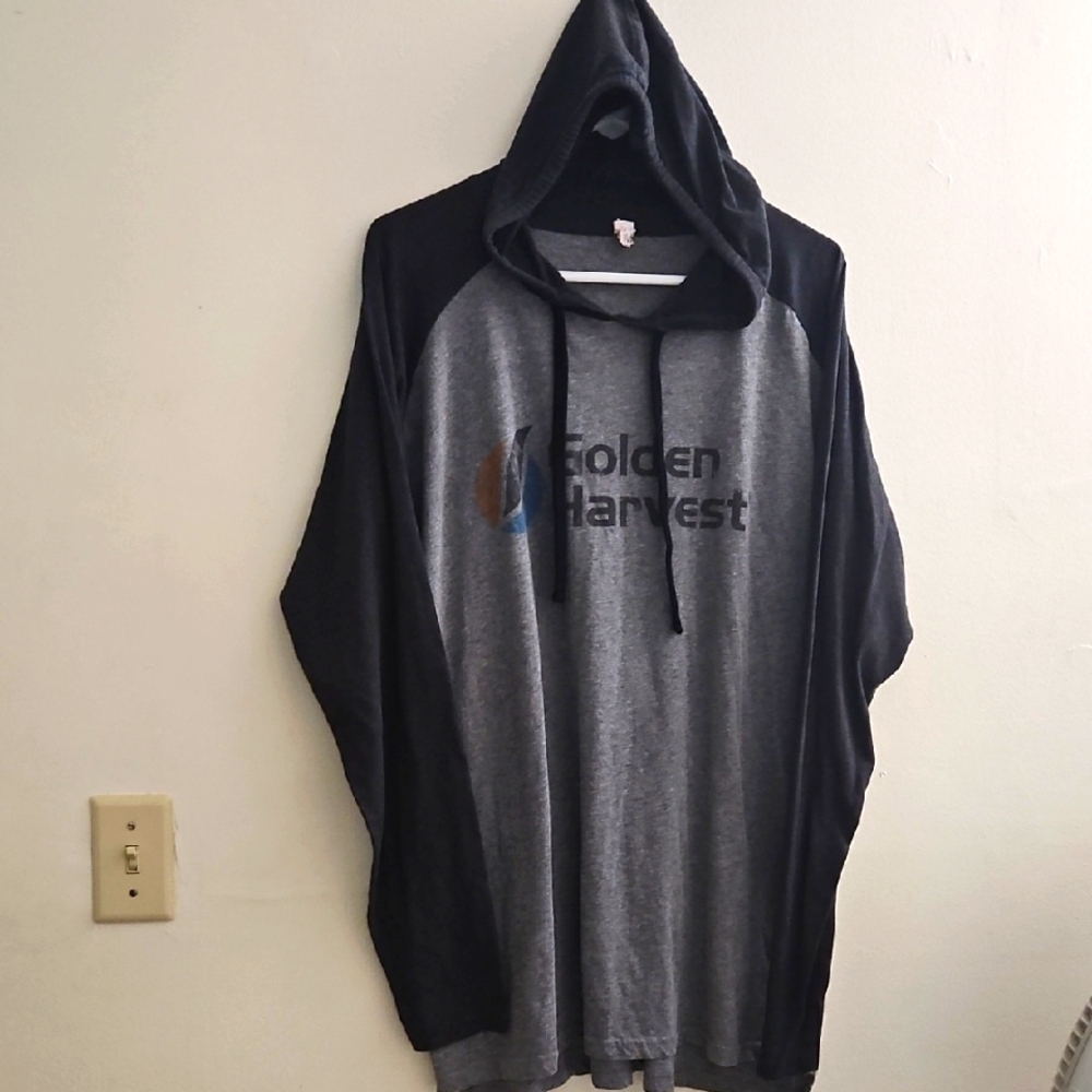 XL Men's Gray and‎ Black Hoodie Shirt
